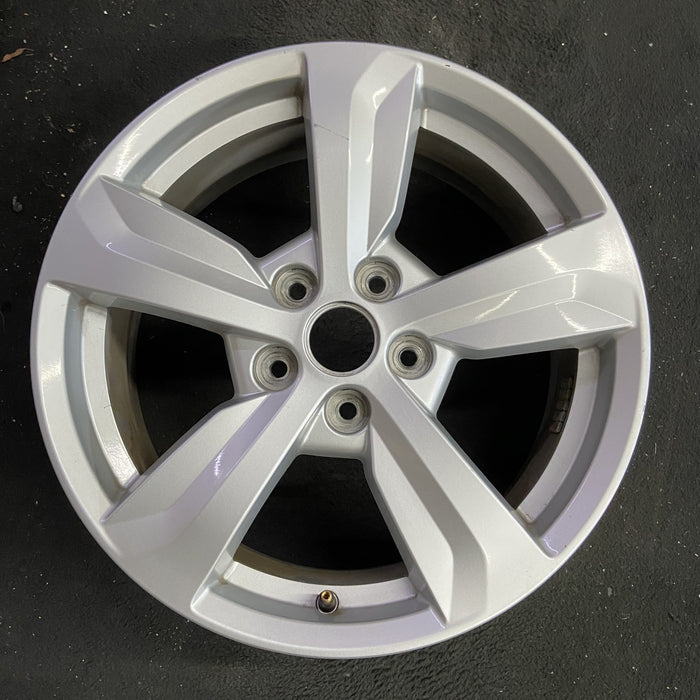 17" SORENTO 21-23 gasoline, 17x7 Original OEM Wheel Rim - Angle View