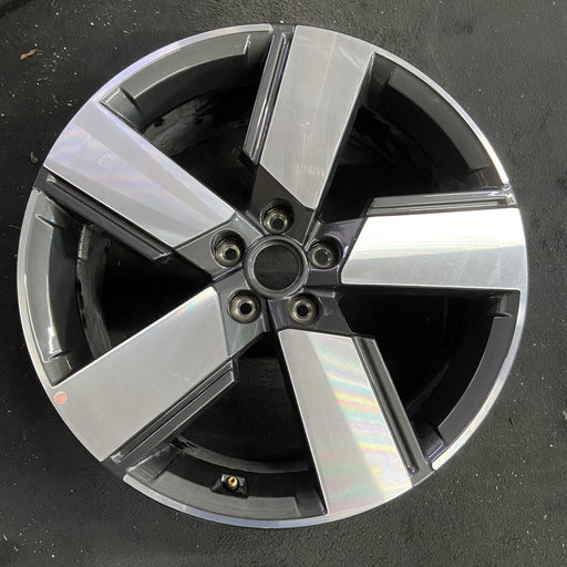 20" SANTA FE 24-25 gasoline, 20x8.5 Original OEM Wheel Rim - Angle View