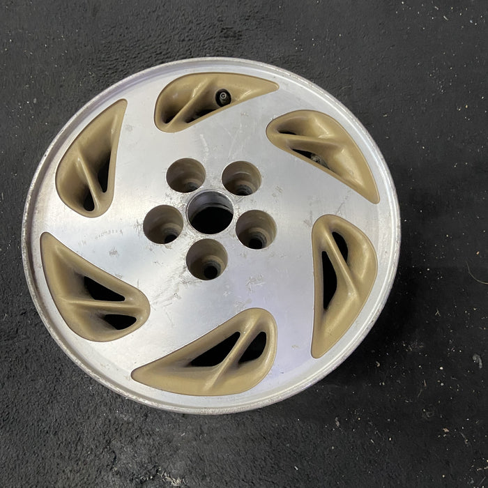 14" DAYTONA 90-92 14x6 Original OEM Wheel Rim - Close-Up Detail