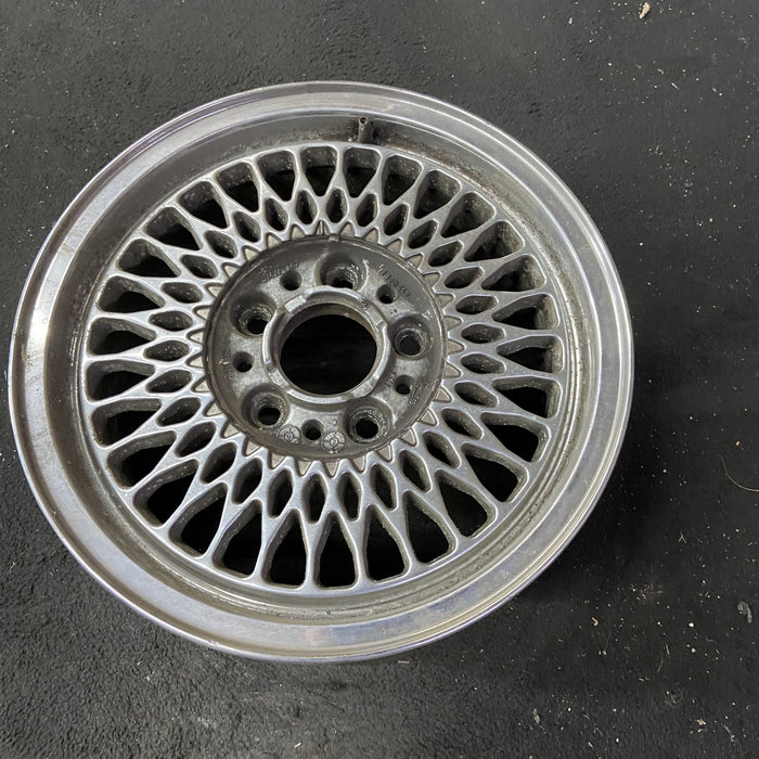 15" BMW 318i 93-94 15x7 , BBS Original OEM Wheel Rim - Close-Up Detail
