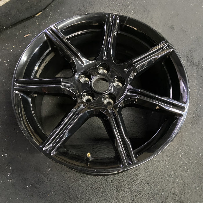 19" MUSTANG 18-21 19x8.5 , 7 spoke, Original OEM Wheel Rim - Side Profile