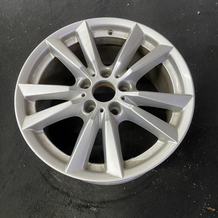 18" BMW X5 14-18 18x8.5 , Original OEM Wheel Rim - Close-Up Detail