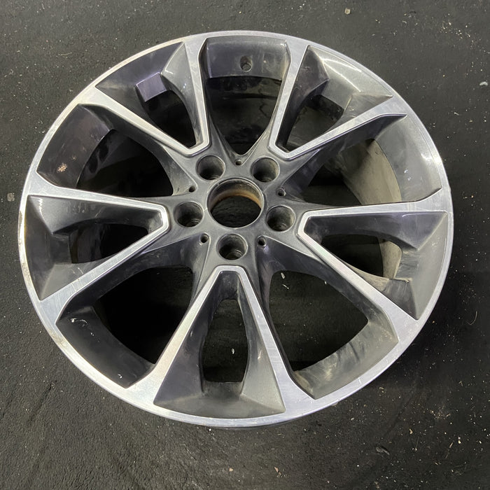 19" BMW X5 14-18 19x9 , 5 spoke, V spoke, narrow spoke Original OEM Wheel Rim - Close-Up Detail