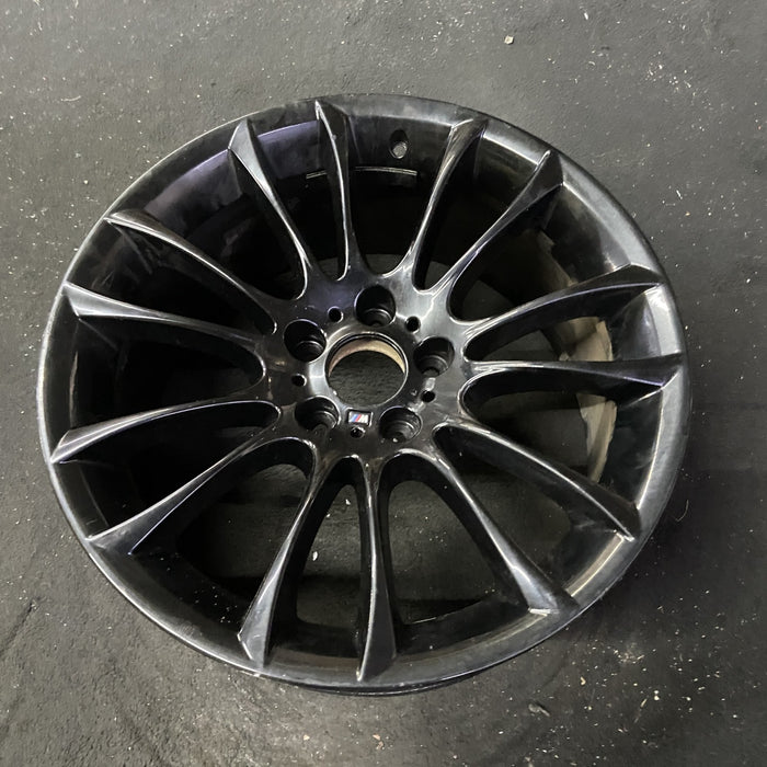 19" BMW 535i GT 10-17 19x8.5 , 7 spoke , V spoke, flat spoke edge, narrow spoke - Close-Up Detail