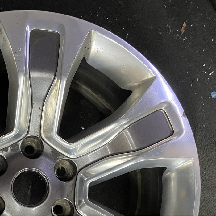 20" Original OEM Wheel Rim - Close-Up Detail