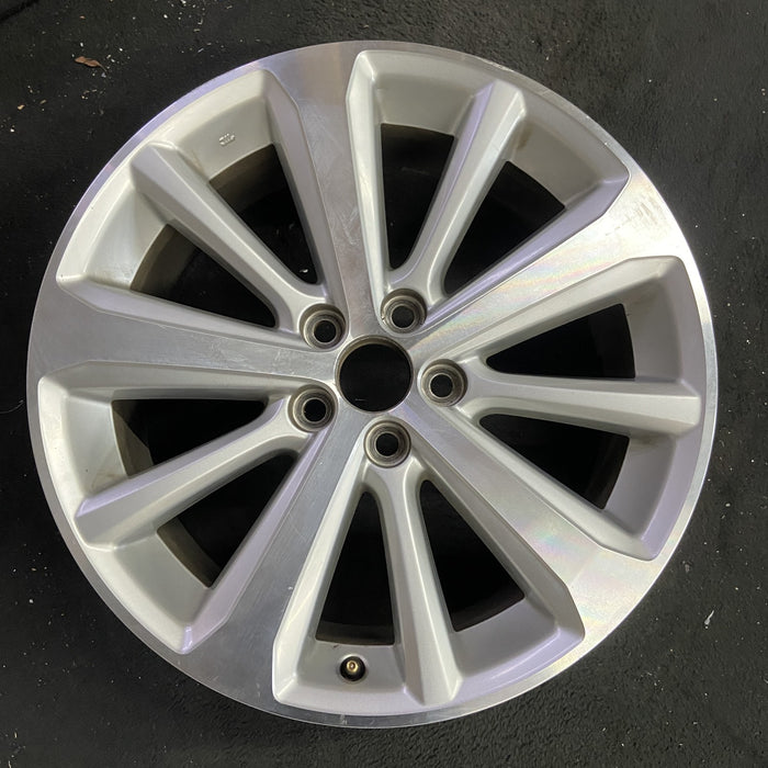19" HIGHLANDER 08-13 19x7.5 , 10 spoke Original OEM Wheel Rim - Angle View