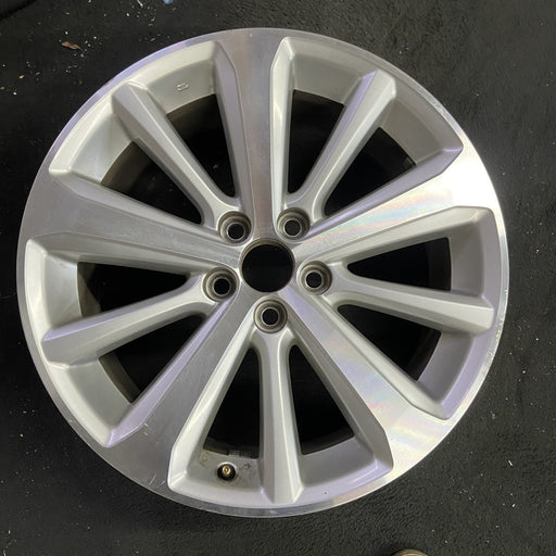 19" HIGHLANDER 08-13 19x7.5 , 10 spoke Original OEM Wheel Rim - Angle View