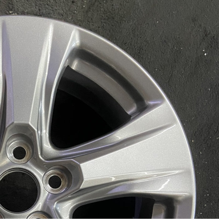 17" RAV4 19-25 17x7 alloy 5 spoke silver Original OEM Wheel Rim - Close-Up Detail