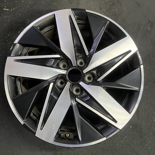 18" SORENTO 21-23 gasoline, 18x7.5 , 10 spoke Original OEM Wheel Rim - Angle View