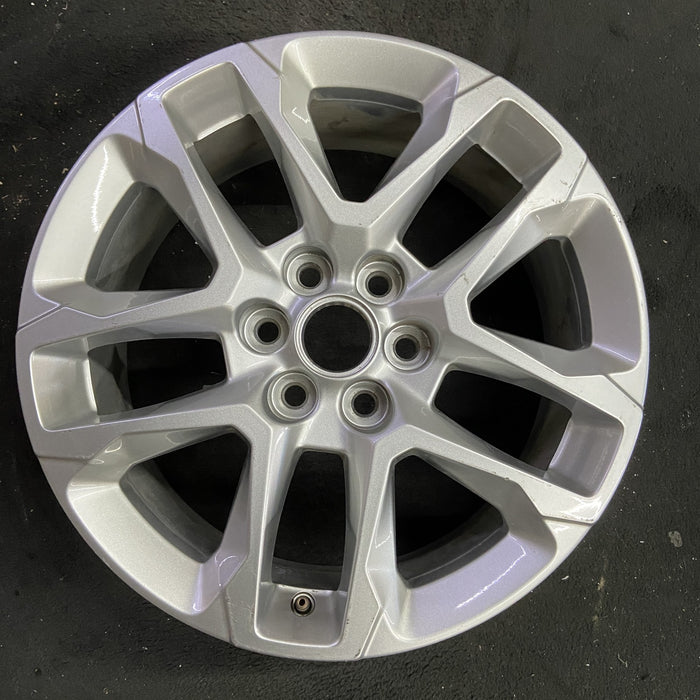 18" TRAVERSE 18-19 18x7.5, opt RT1 Original OEM Wheel Rim - Angle View