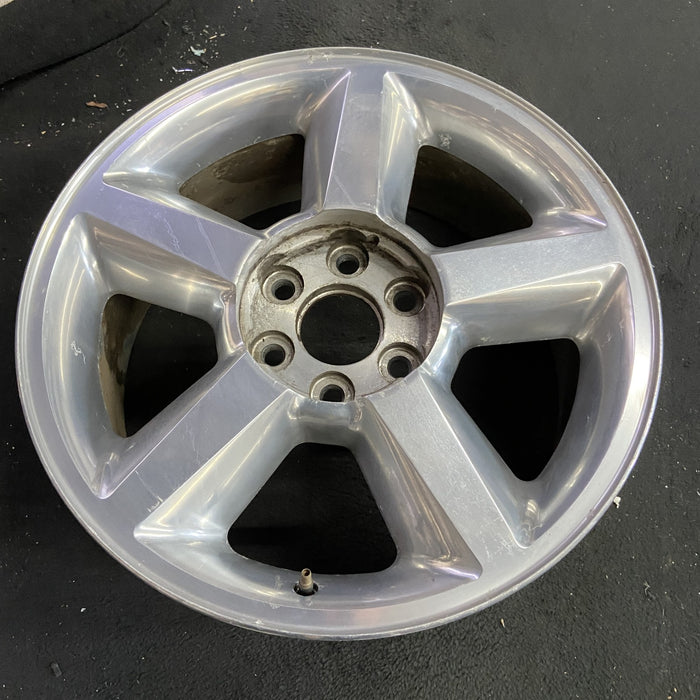 20" AVALANCHE 1500 07 20x8.5, 5 spoke, covered lug nuts, w/o groove in spoke; polished aluminum Original OEM Wheel Rim