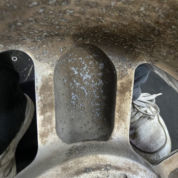 20" AVALANCHE 1500 07 20x8.5 5 spoke covered lug nuts w/o groove in spoke; polished aluminum Original OEM Wheel Rim