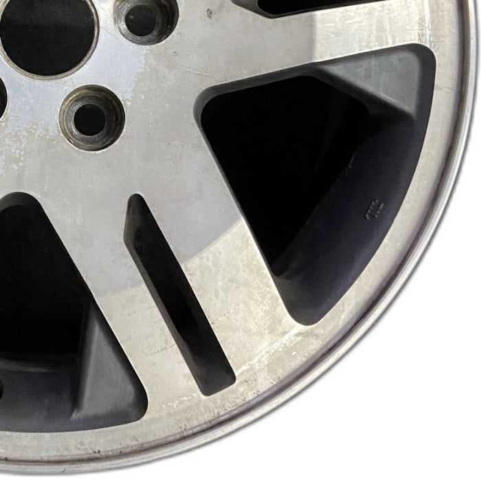 17" ENDEAVOR 04-08 17x7 alloy 10 spoke machined face bright gray pockets - Close-Up Detail