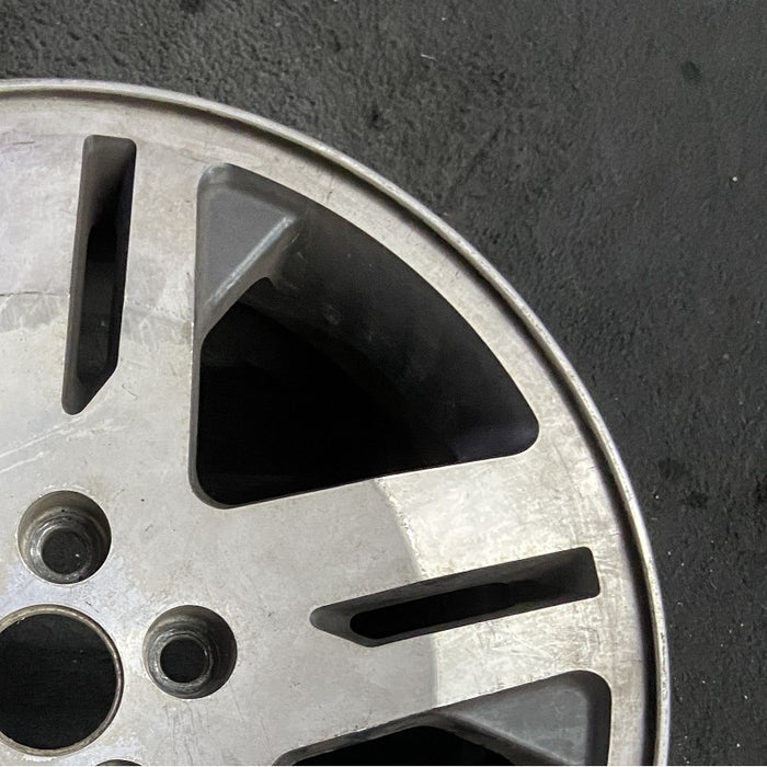 17" ENDEAVOR 04-08 17x7 alloy 10 spoke machined face bright gray pockets - Close-Up Detail