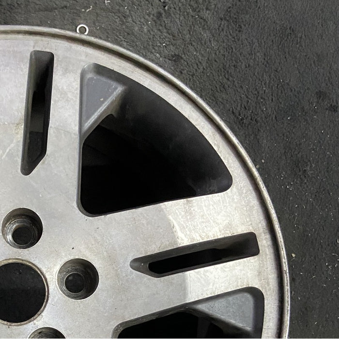 17" ENDEAVOR 04-08 17x7 alloy 10 spoke machined face bright gray pockets - Close-Up Detail