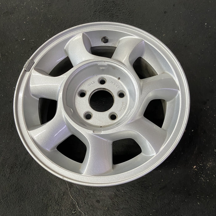 15" THUNDERBIRD 93 15x6.5 , 7 spoke , L. Original OEM Wheel Rim - Close-Up Detail