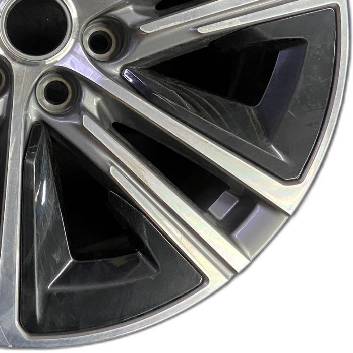 20" LYRIQ 23 20x9 opt NZN Original OEM Wheel Rim - Close-Up Detail