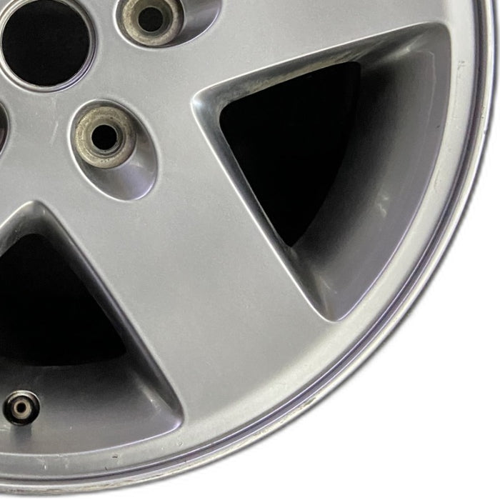17" WRANGLER 07-08 17x7.5 silver Original OEM Wheel Rim - Close-Up Detail