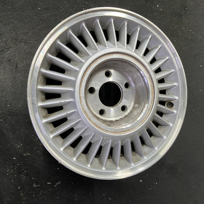 16" ELDORADO 92-94 16x7 , 30 slot Original OEM Wheel Rim - Close-Up Detail