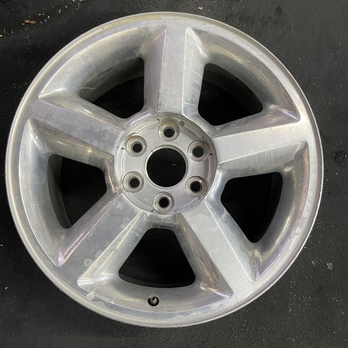 20" AVALANCHE 1500 07 20x8.5 5 spoke covered lug nuts w/o groove in spoke; - Front View