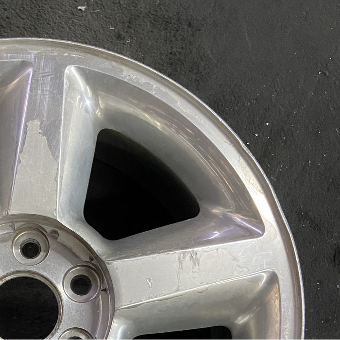 20" AVALANCHE 1500 07 20x8.5 5 spoke covered lug nuts w/o groove in spoke; - Close-Up Detail