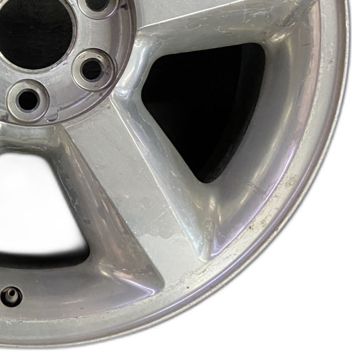 20" AVALANCHE 1500 07 20x8.5 5 spoke covered lug nuts w/o groove in spoke; - Close-Up Detail