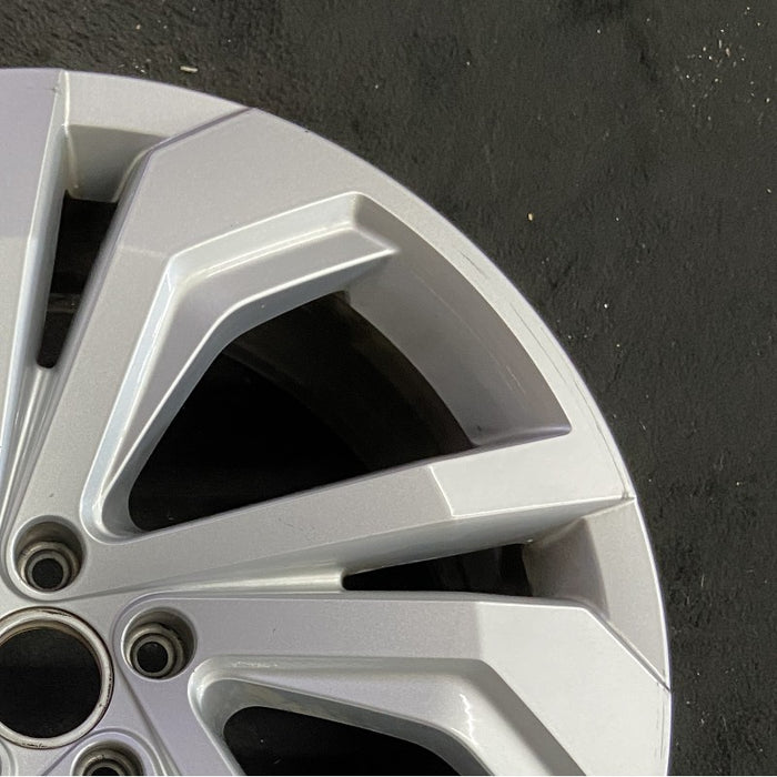 20" ATLAS 21-22 20x8 5 spoke V spoke silver Original OEM Wheel Rim - Close-Up Detail