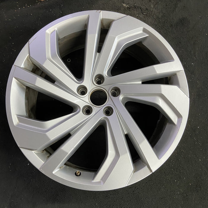 20" ATLAS 21-22 20x8, 5 spoke, V spoke, silver Original OEM Wheel Rim - Angle View