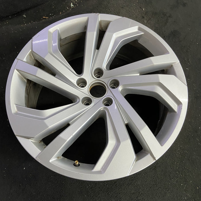 20" ATLAS 21-22 20x8, 5 spoke, V spoke, silver Original OEM Wheel Rim - Side Profile