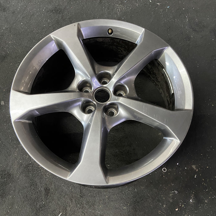20" CAMARO 13 20x8 , , silver, opt R42, ID AAHX Original OEM Wheel Rim - Close-Up Detail