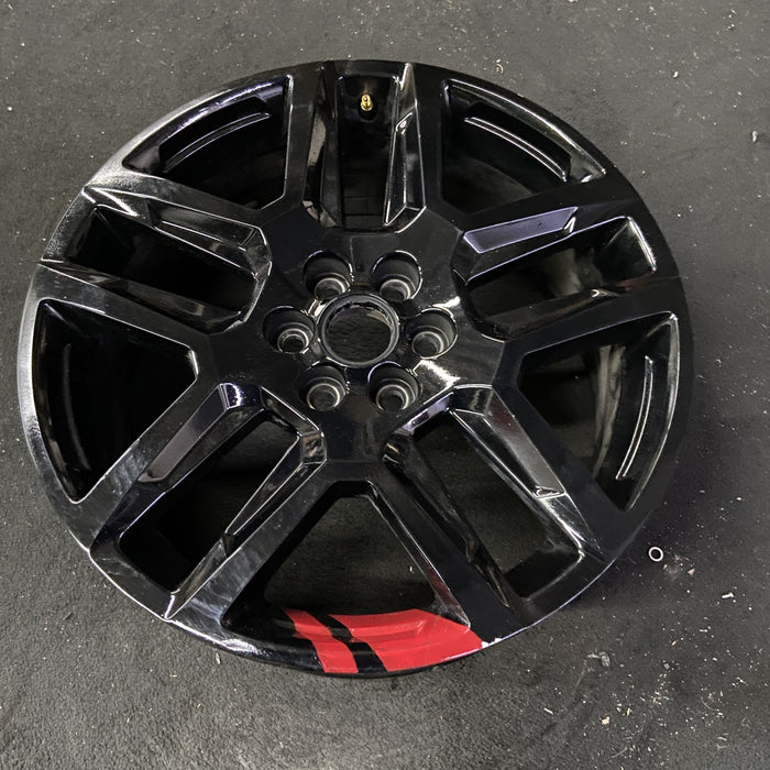 20" BLAZER 20-25 20x8, 10 spoke, opt SS8 Original OEM Wheel Rim - Close-Up Detail