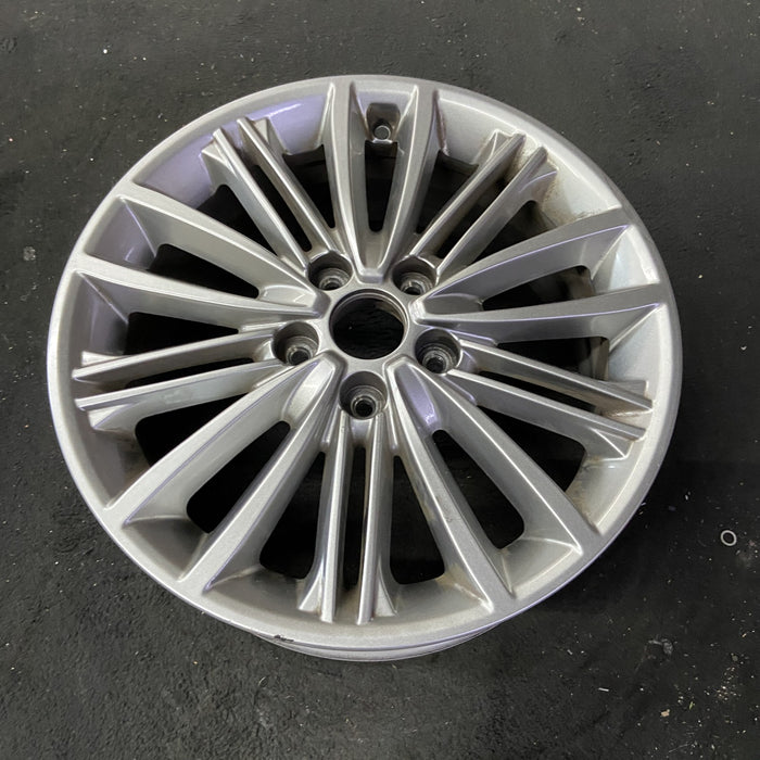 17" KONA 18-21 17x7 Original OEM Wheel Rim - Close-Up Detail