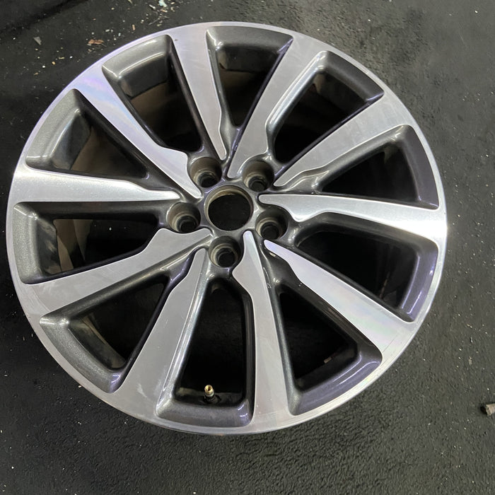 18" MKC 19 18x8 , 10 spoke, machined face with pockets Original OEM Wheel Rim - Side Profile
