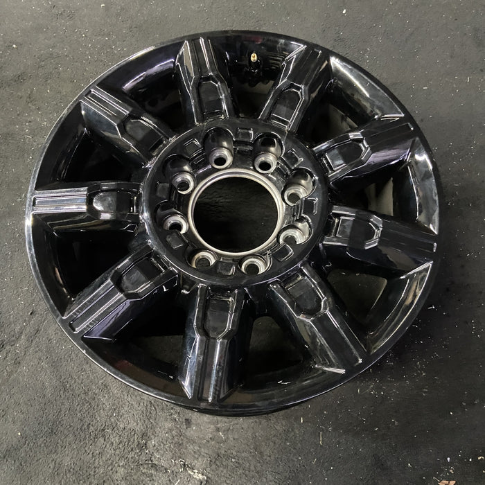 20" SIERRA 2500 PICKUP 24 20x8.5, 9 spoke Original OEM Wheel Rim - Close-Up Detail