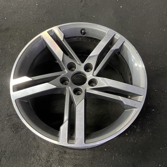 18" AUDI A4 17-18 18x8 , 5 double spoke Original OEM Wheel Rim - Close-Up Detail
