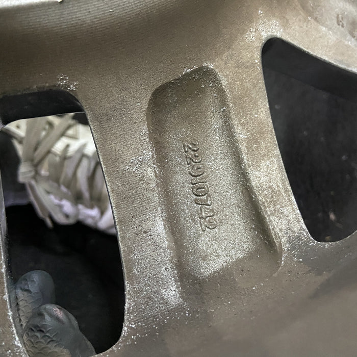 18" SILVERADO 2500 PICKUP 15-19 18x8, aluminum, 10 spoke, opt PYV Original OEM Wheel Rim