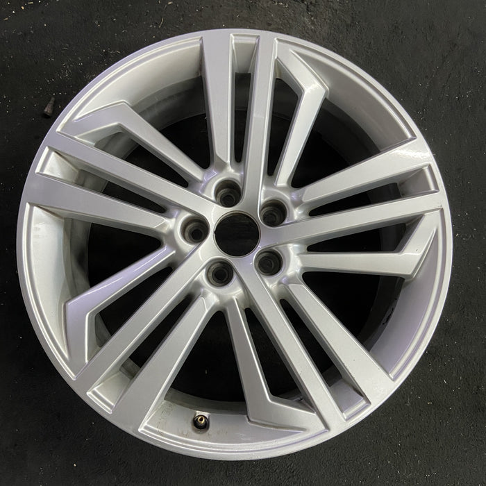 20" AUDI Q5 18 20x8 , Original OEM Wheel Rim - Angle View