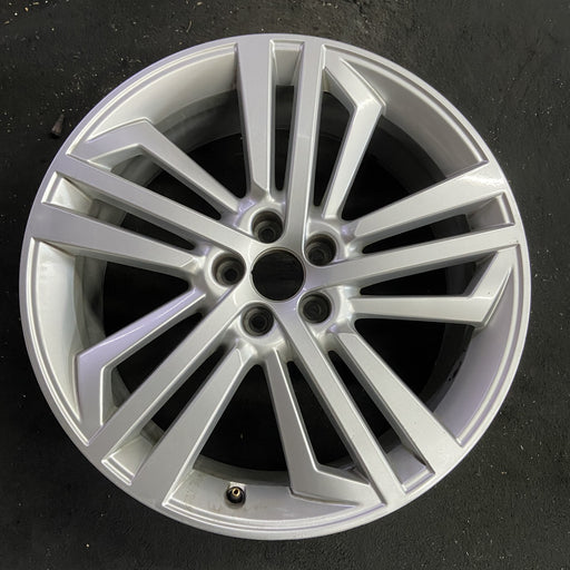 20" AUDI Q5 18 20x8 , Original OEM Wheel Rim - Angle View