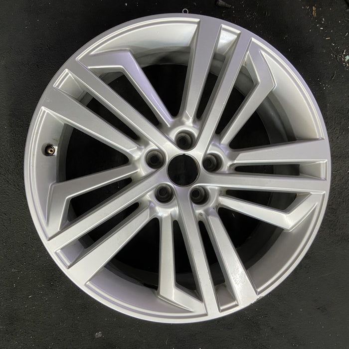 20" AUDI Q5 18 20x8 , Original OEM Wheel Rim - Angle View