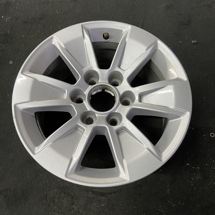 17" SIERRA 1500 PICKUP 19 , 17x8, alloy Original OEM Wheel Rim - Close-Up Detail