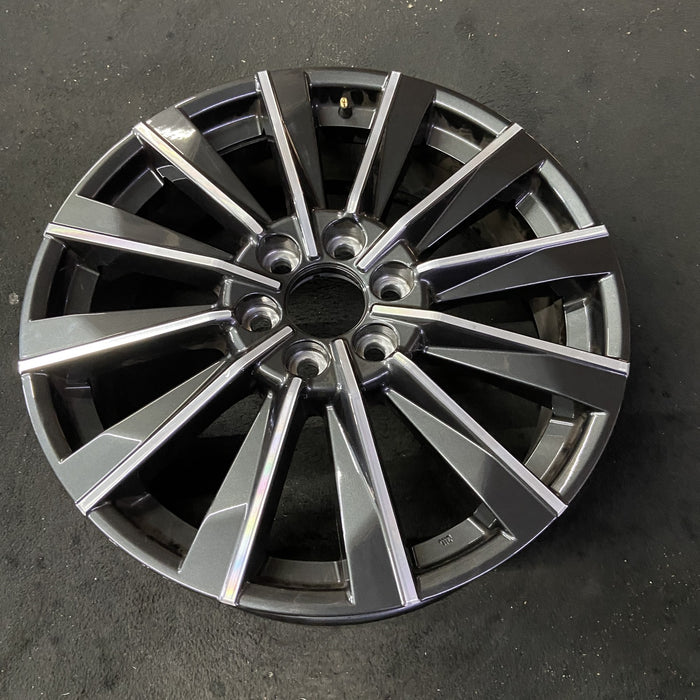 22" GX550 24-25 22x7.5 Original OEM Wheel Rim - Close-Up Detail