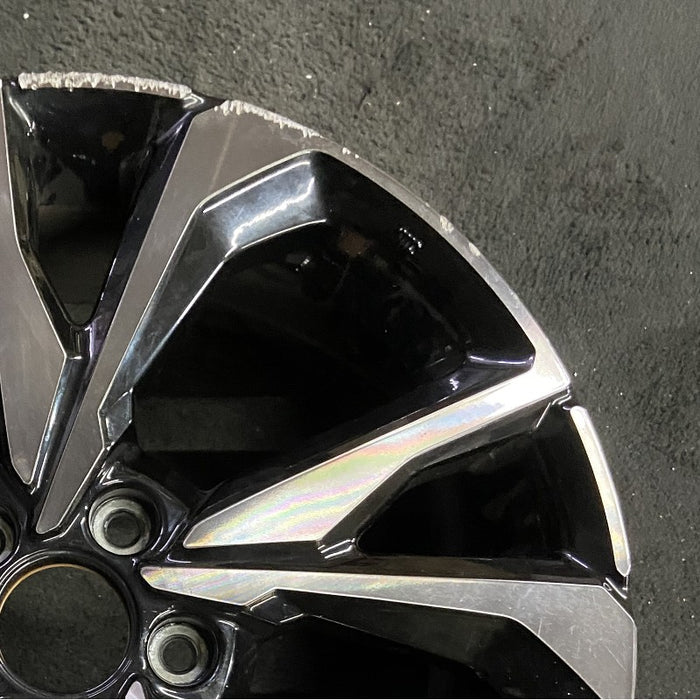 18" CIVIC 17-18 18x8 alloy w/o outer red accent; Hatchback 10 spoke Original - Close-Up Detail