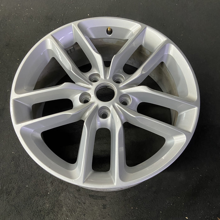 20" DURANGO 21 20x8, , double spoke, silver Original OEM Wheel Rim - Close-Up Detail