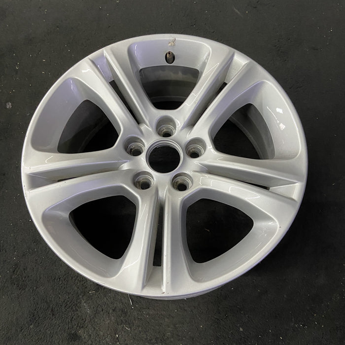 17" CHARGER 15-18 17x7 Original OEM Wheel Rim - Close-Up Detail