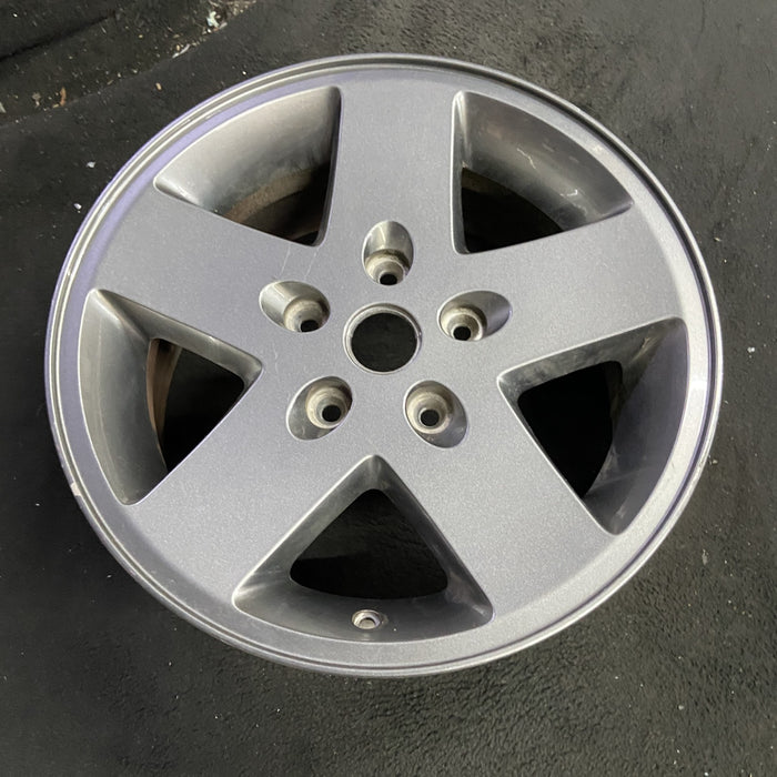 17" WRANGLER 07-08 17x7.5, silver Original OEM Wheel Rim - Close-Up Detail
