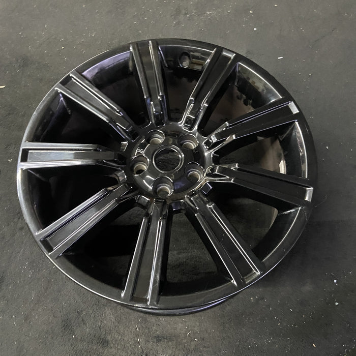 21" RANGE ROVER 17 , 21x9.5, 9 spoke Original OEM Wheel Rim - Close-Up Detail