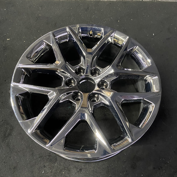 22" SIERRA 1500 PICKUP 22 22x9, 6 Y spoke, closed spoke, chrome, opt SSW - Close-Up Detail