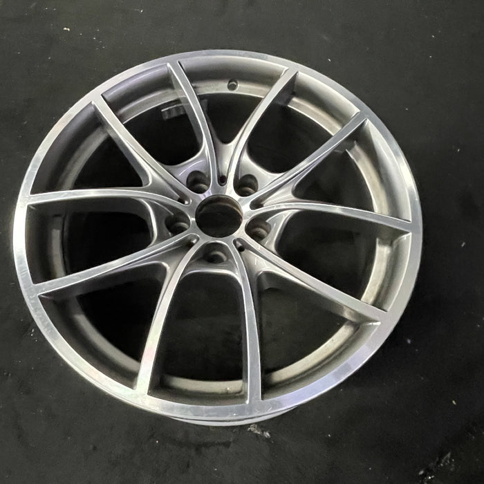 20" BMW 528i 11-16 20x9 , 5 spoke, V spoke design, w/o dimple between lugs; - Close-Up Detail