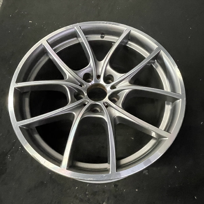 20" BMW 528i 11-16 20x9 , 5 spoke, V spoke design, w/o dimple between lugs; - Close-Up Detail