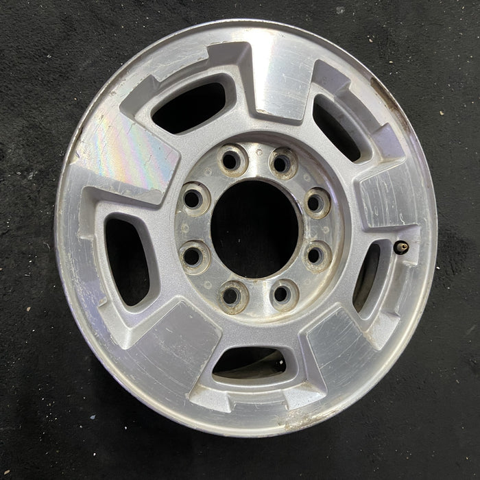 17" SIERRA 2500 PICKUP 11-13 17x7.5, aluminum Original OEM Wheel Rim - Close-Up Detail